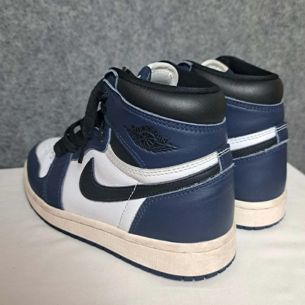 Jordan Kids High-Top Sneakers in Navy, White, Black